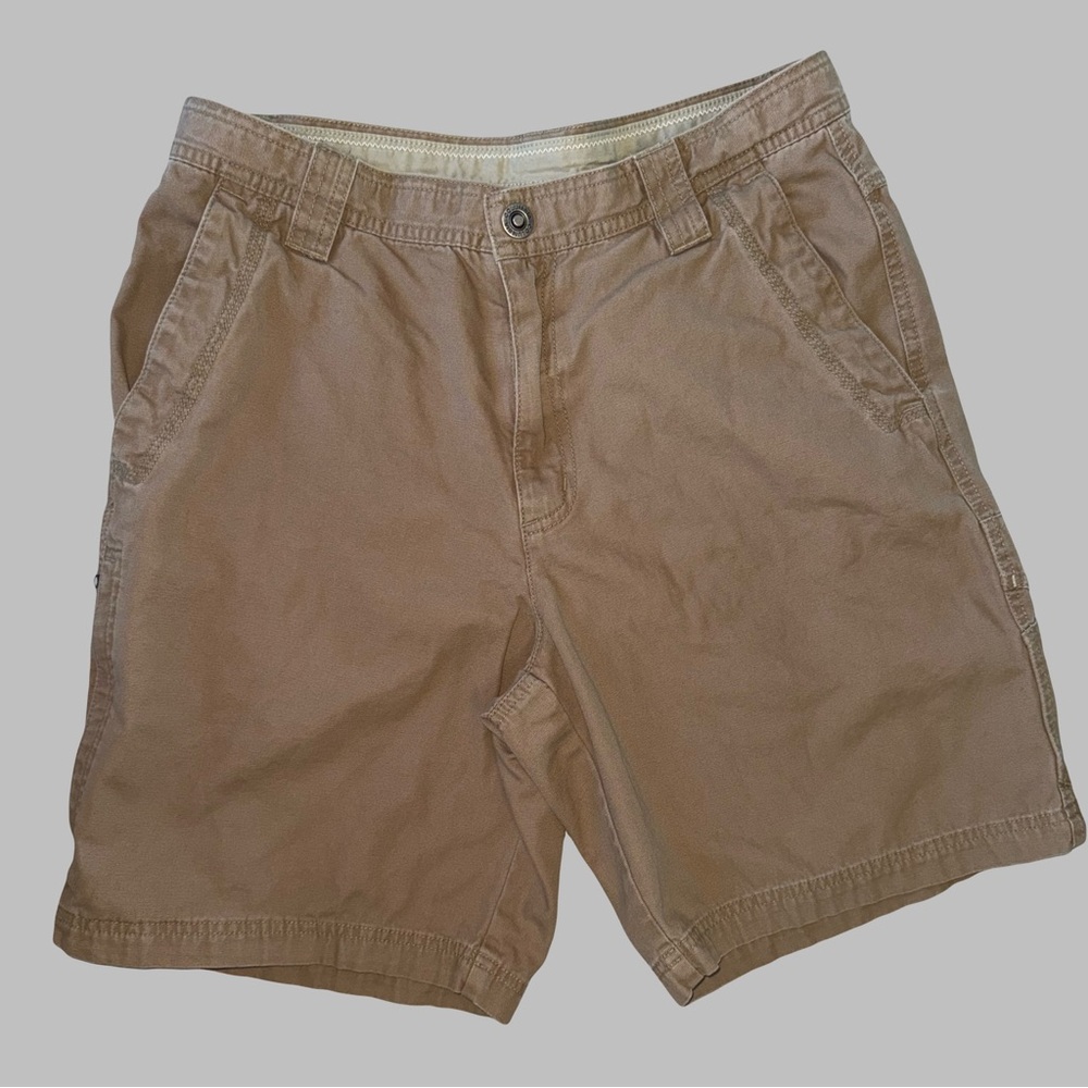 Men’s Columbia Omni- Shield khaki shorts